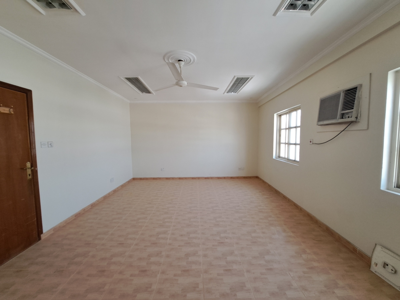 property 272 image 0