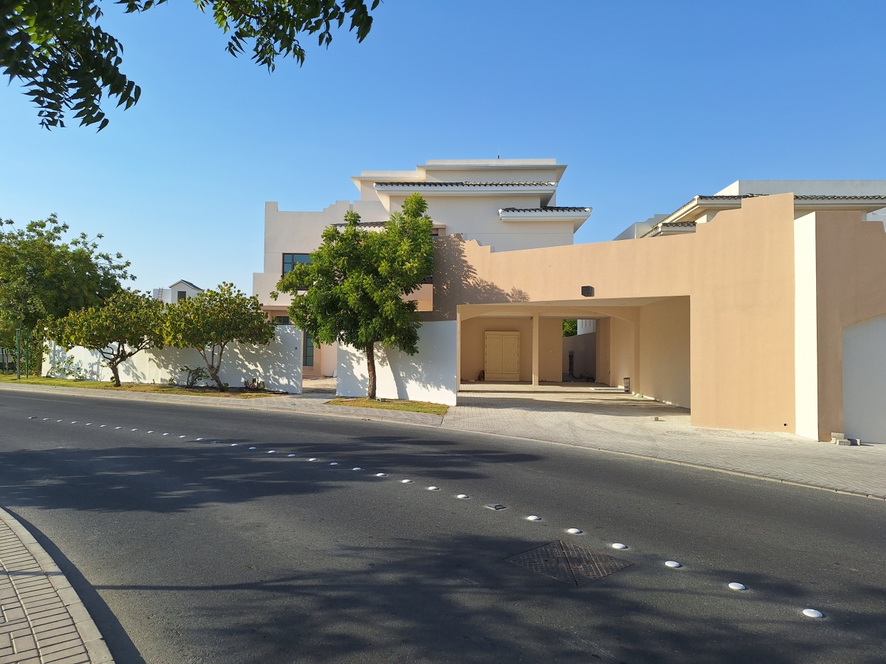 property 418 image 0