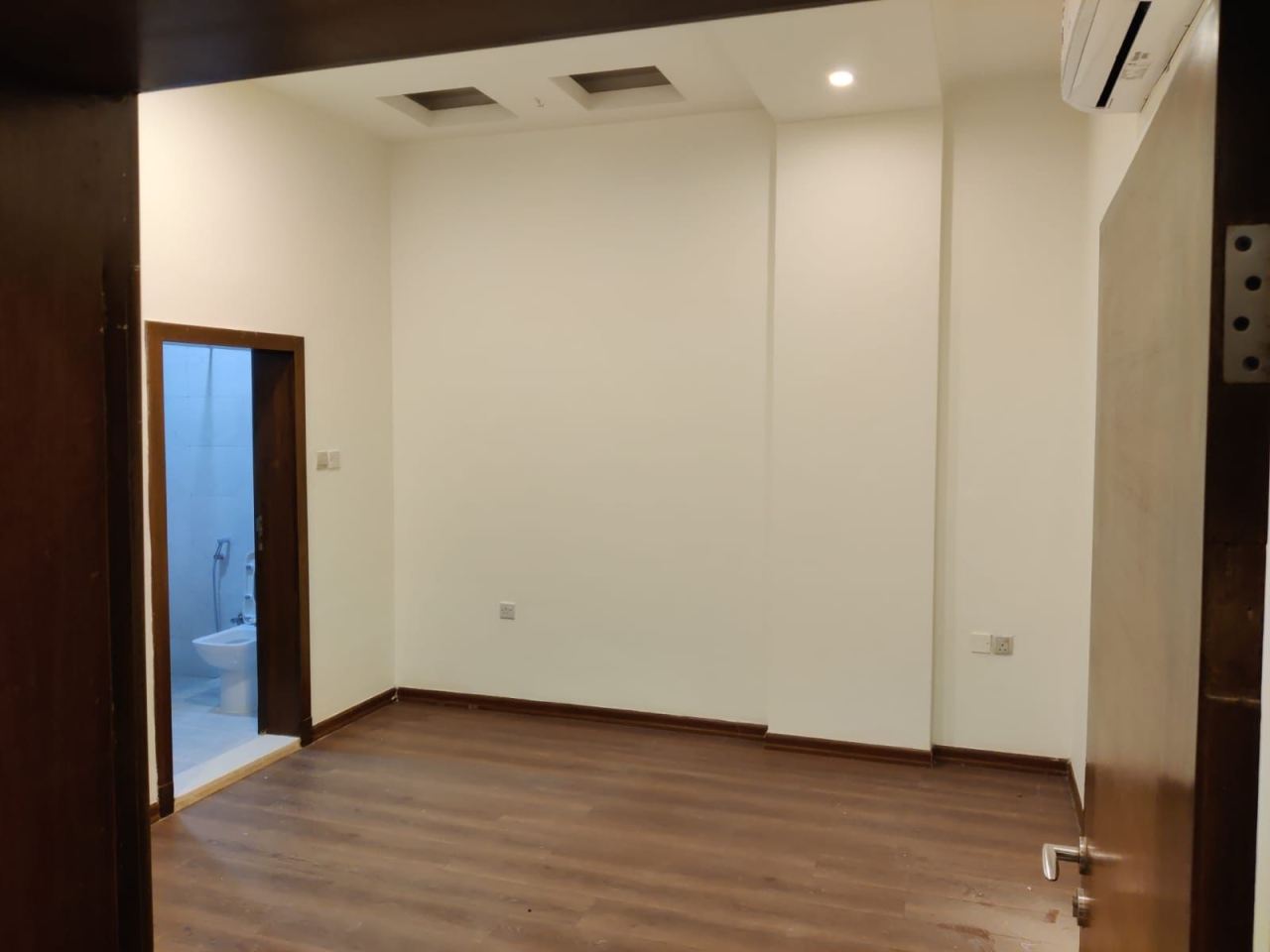 property 519 image 0