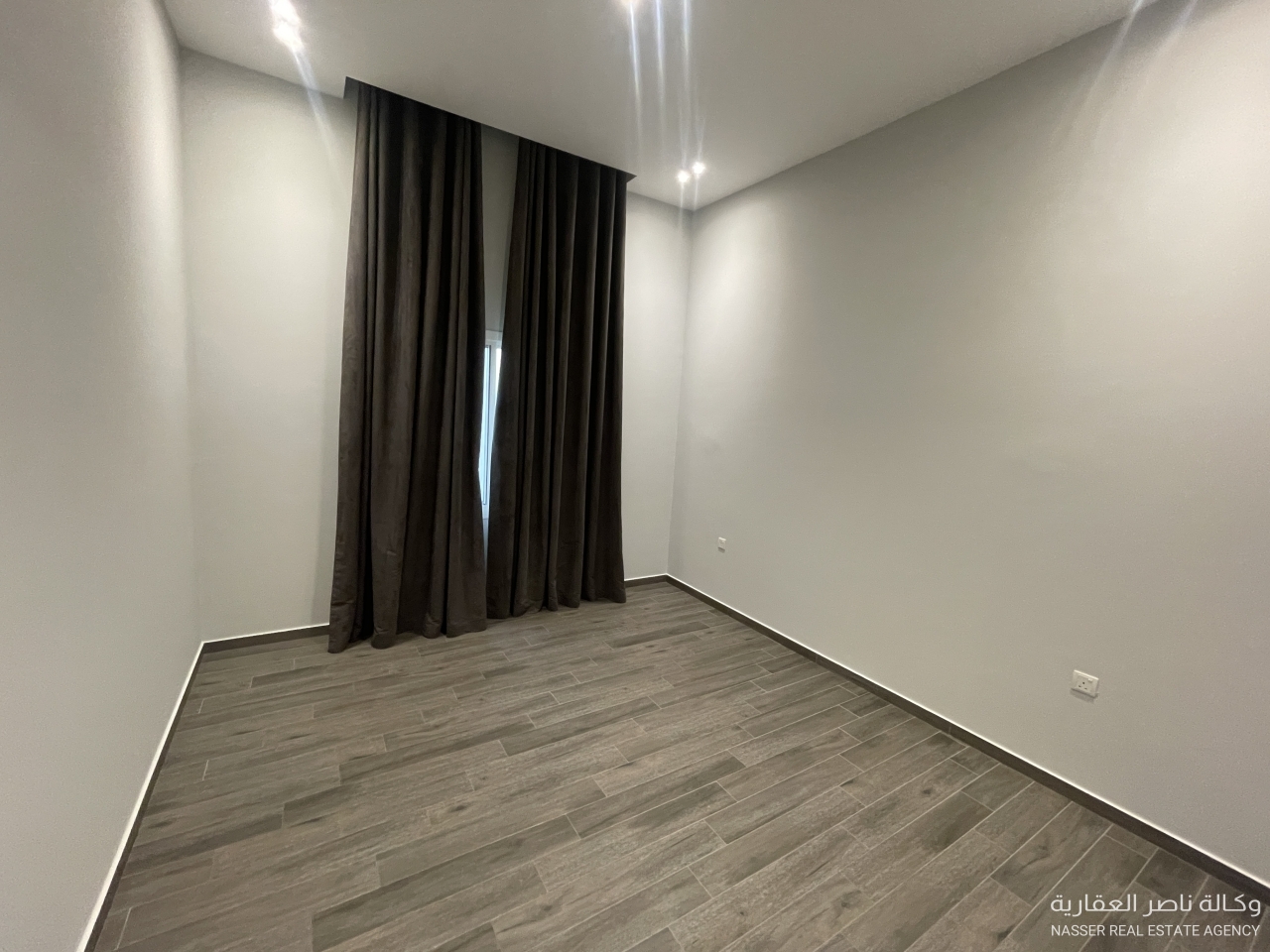 property 549 image 4