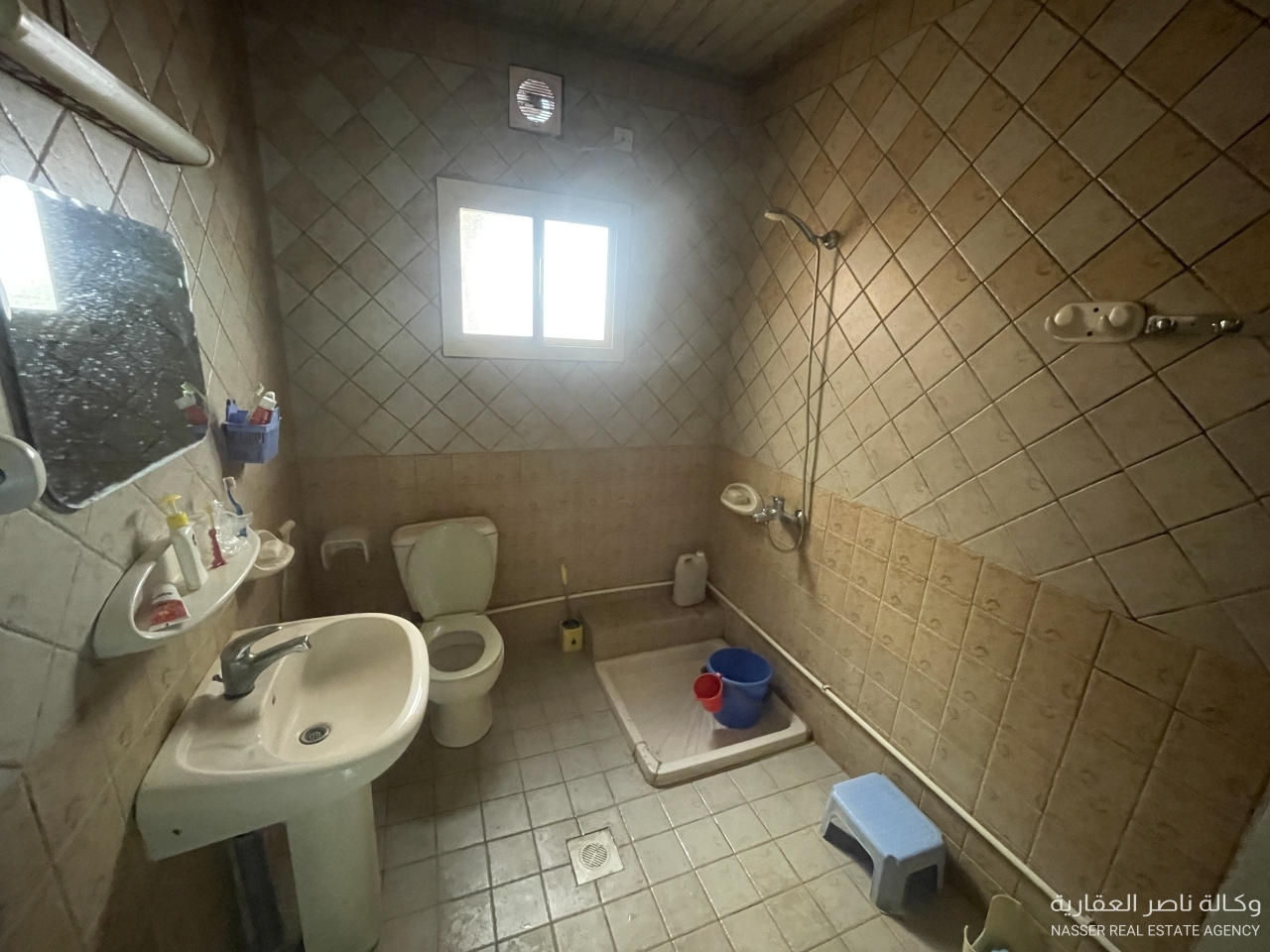 property 558 image 8