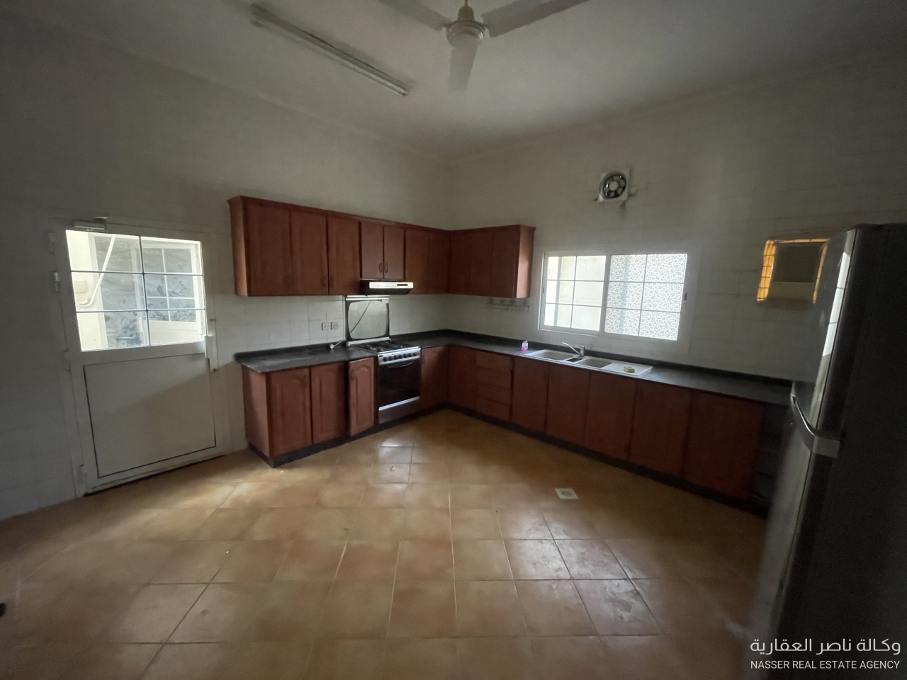 property 586 image 4