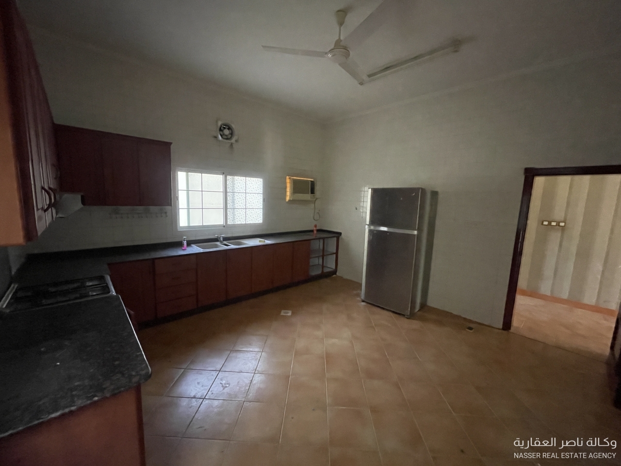 property 586 image 5