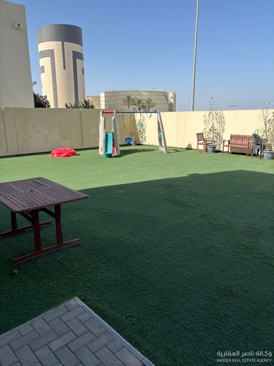 property 621 image 0