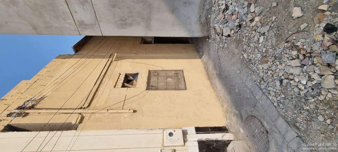 property 640 image 0