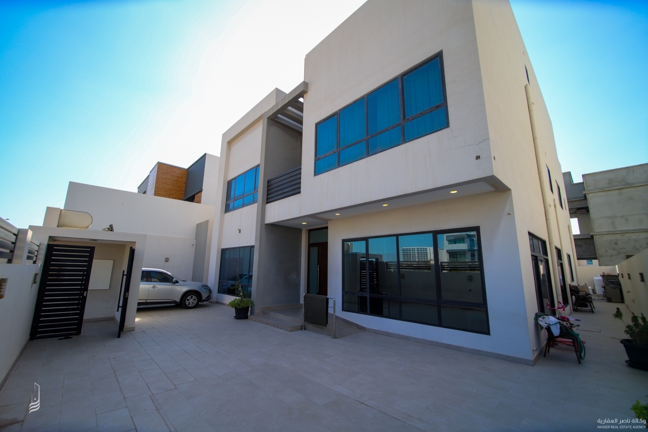 property 656 image 0