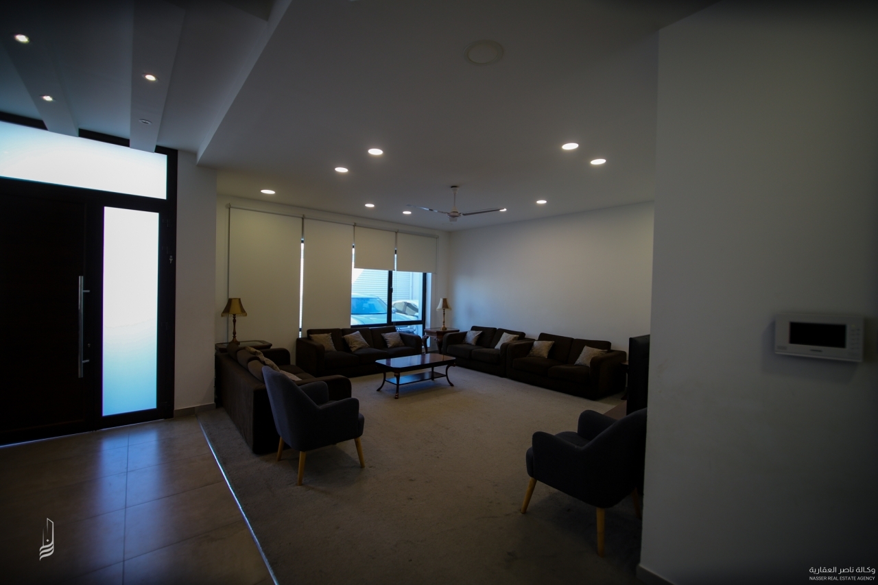 property 656 image 2