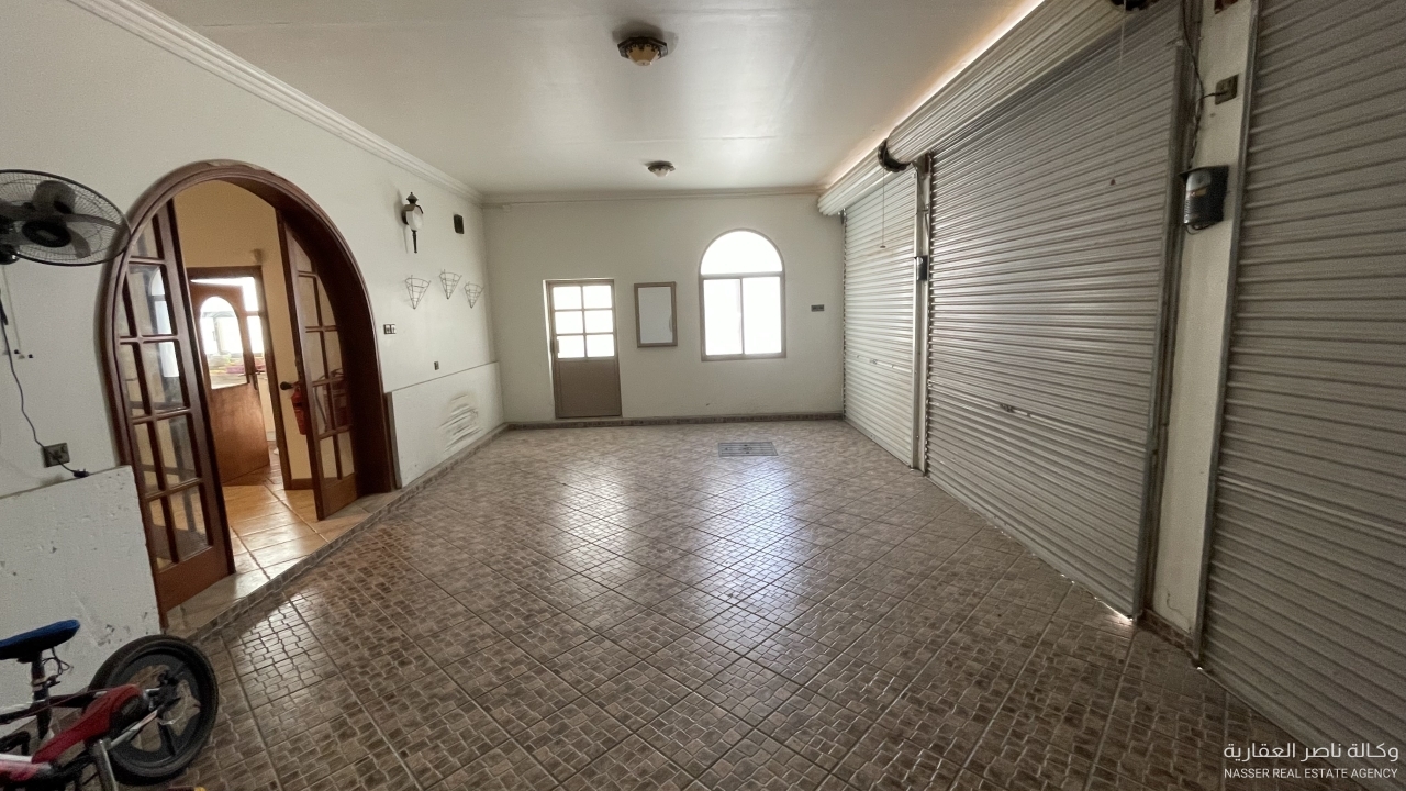 property 665 image 0