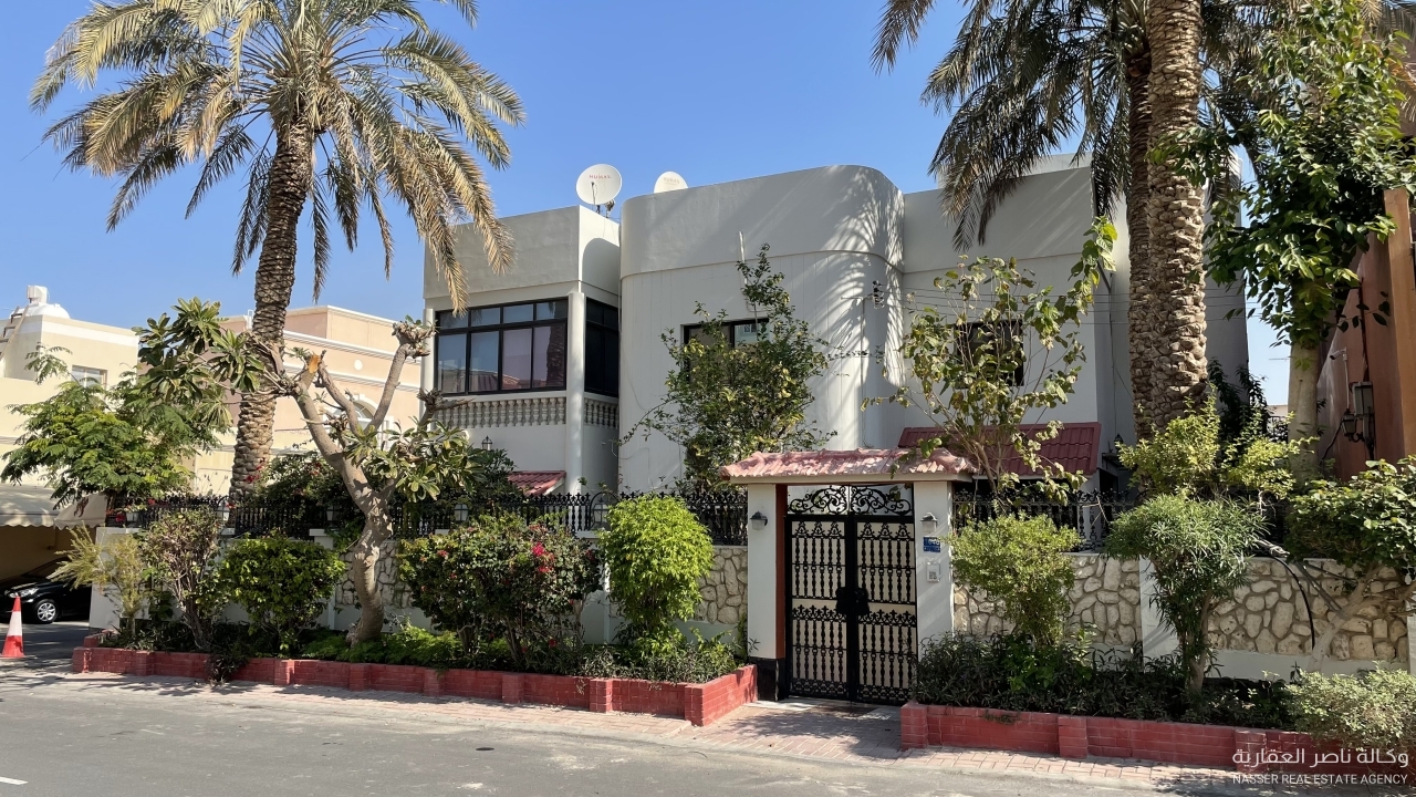 property 665 image 0