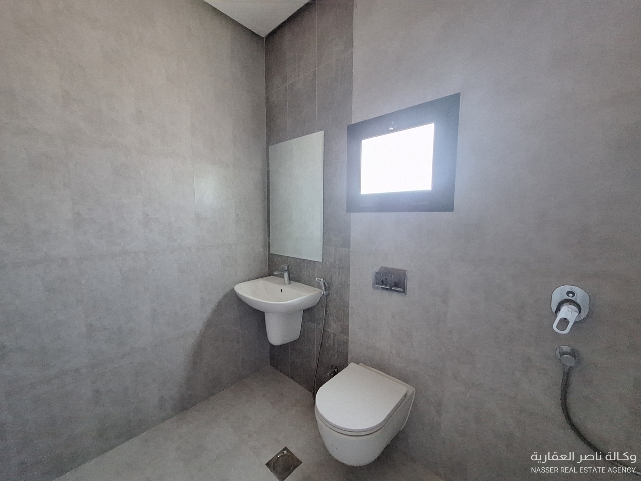 property 669 image 7