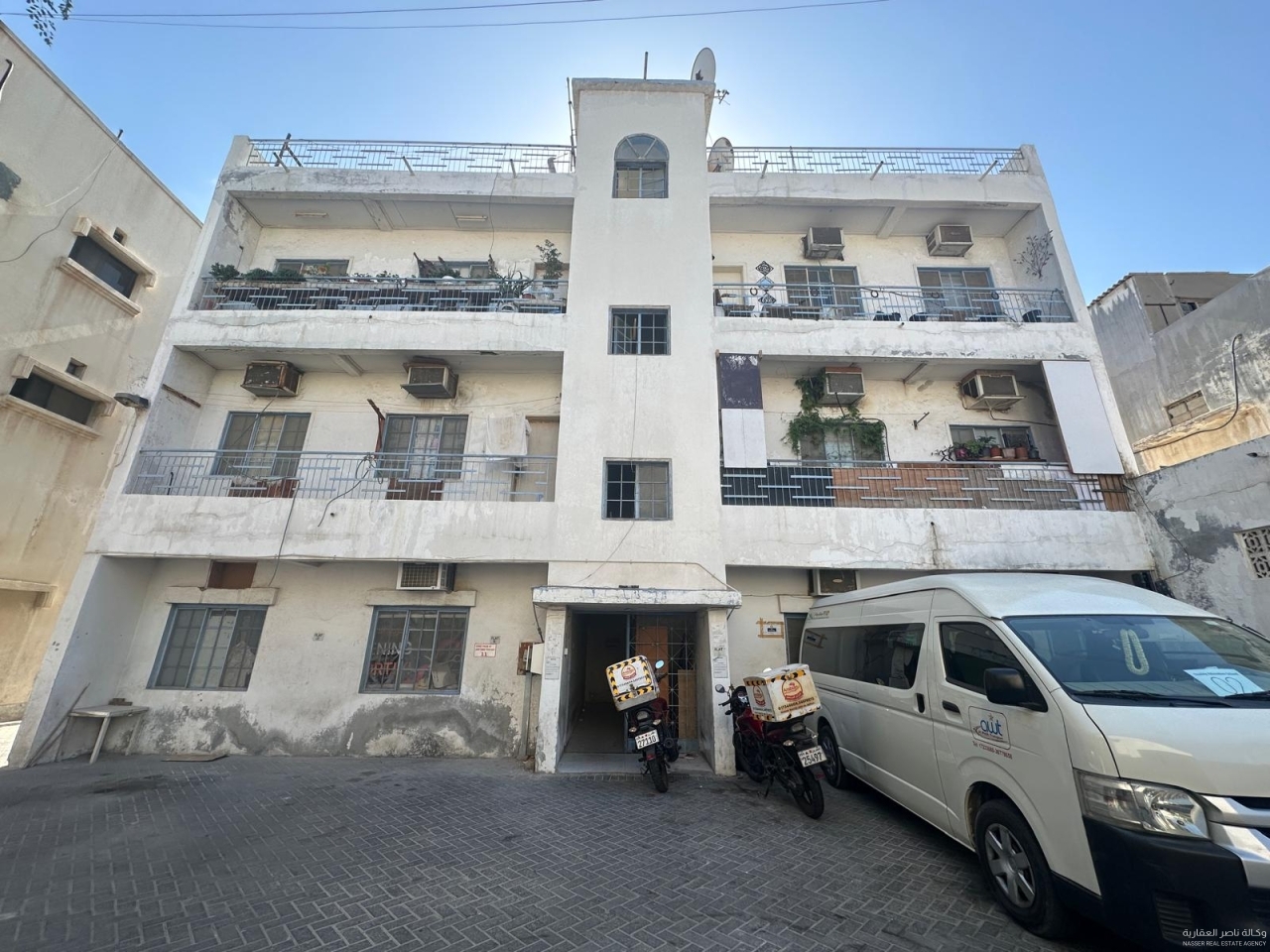 property 676 image 0