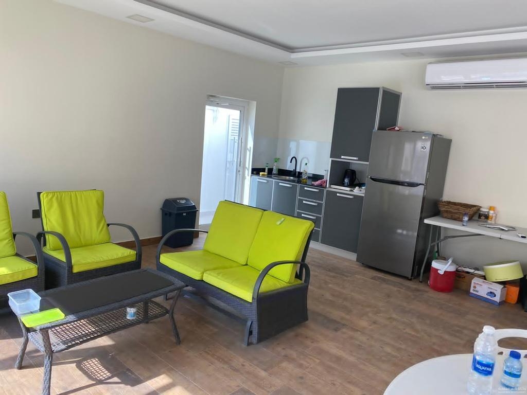 property 677 image 0