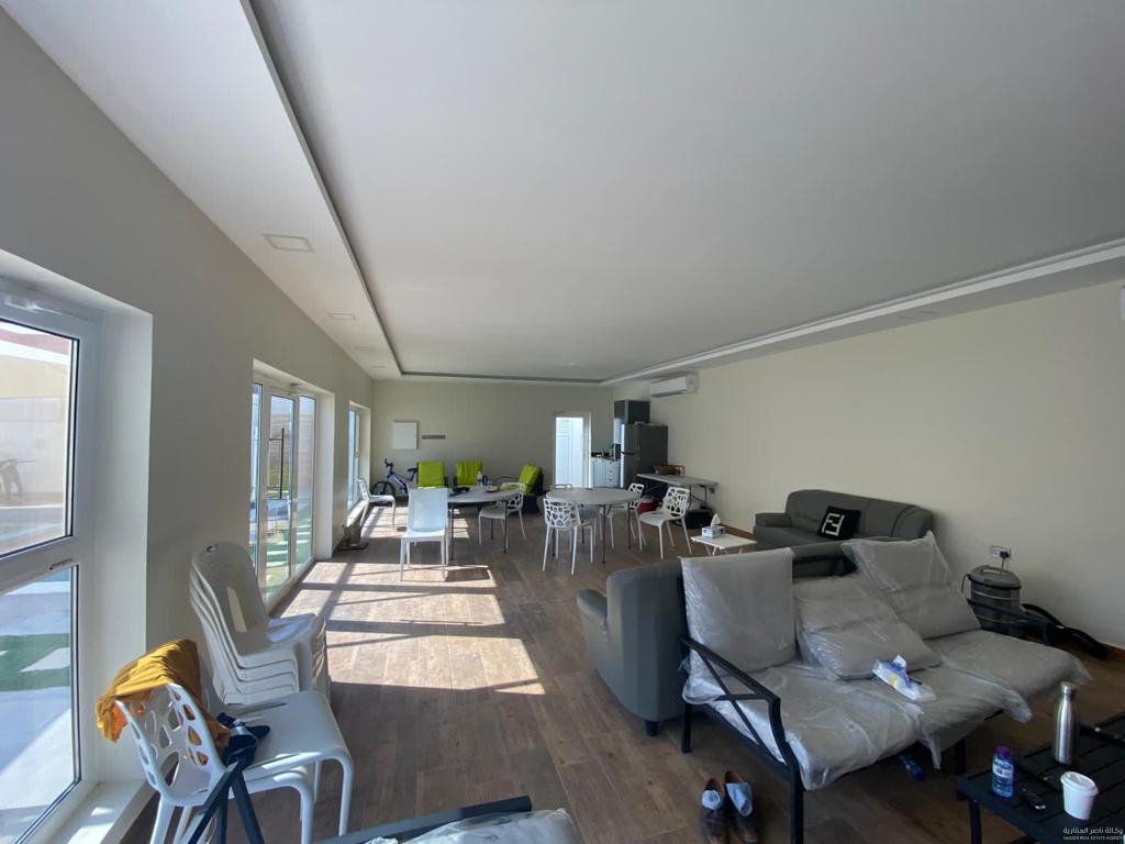 property 677 image 3