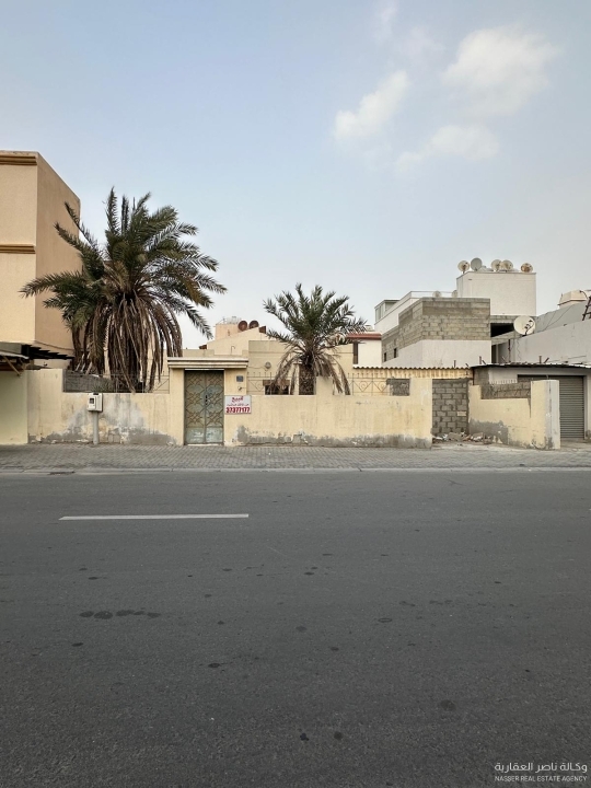 property 689 image 0