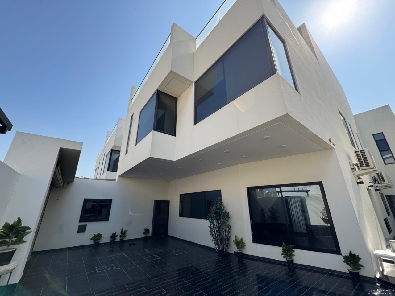 property 776 image 0