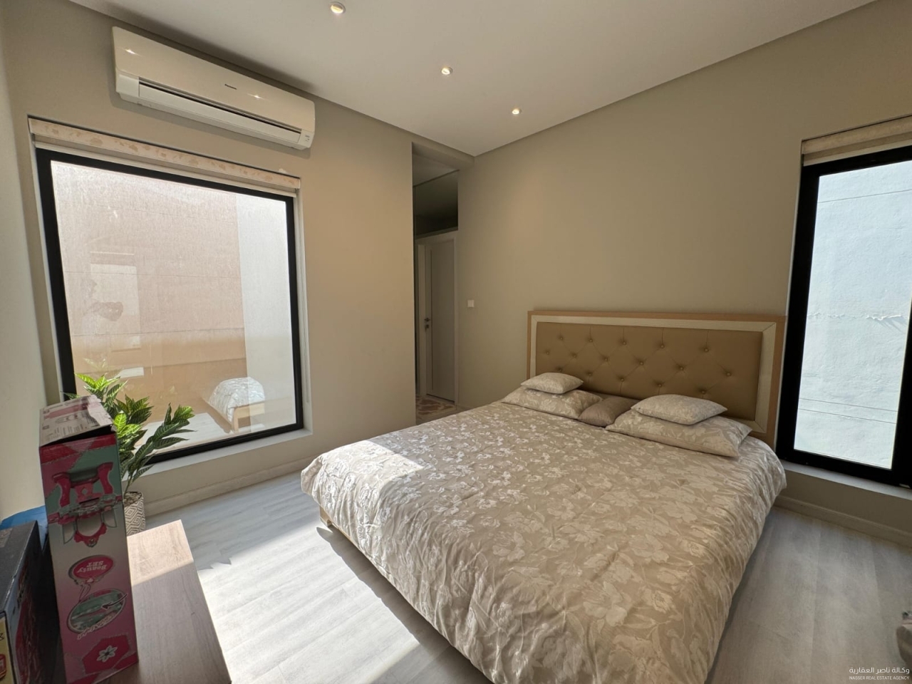 property 776 image 0